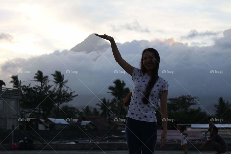 holding top of Volcano, it is illusion