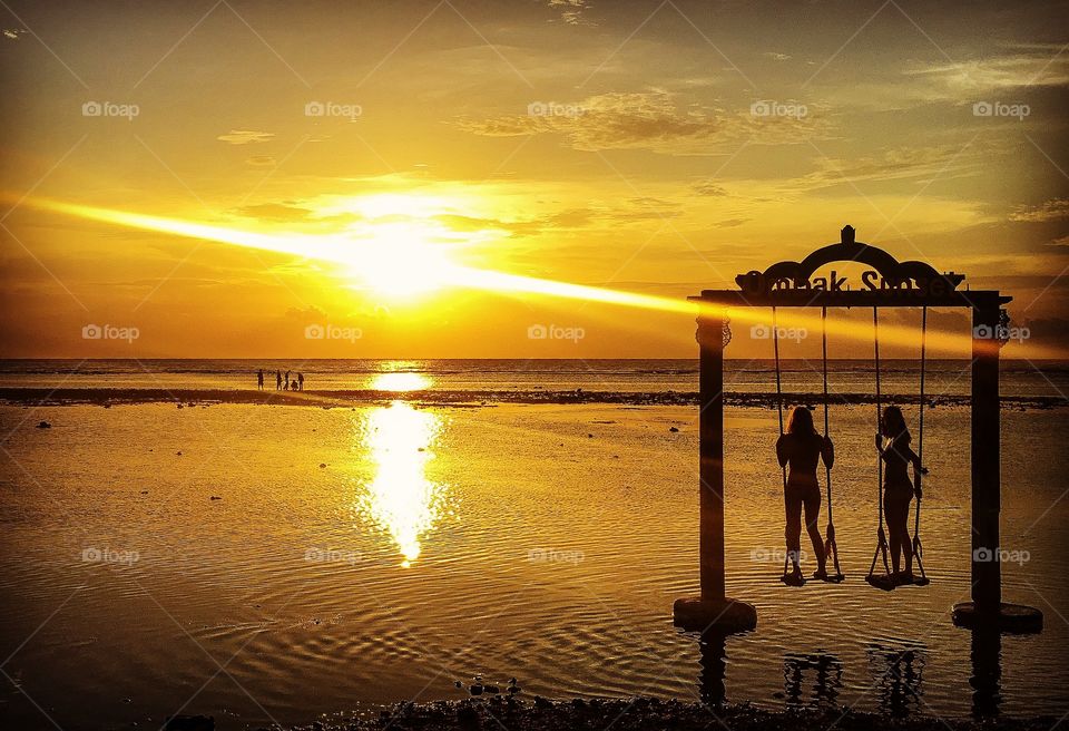 Gili Trawangan, Indonesia

Beautiful sunset beach with a gorgeous view of Mt Agung in the far background

Moments like this are captured & remembered for the rest of our lives