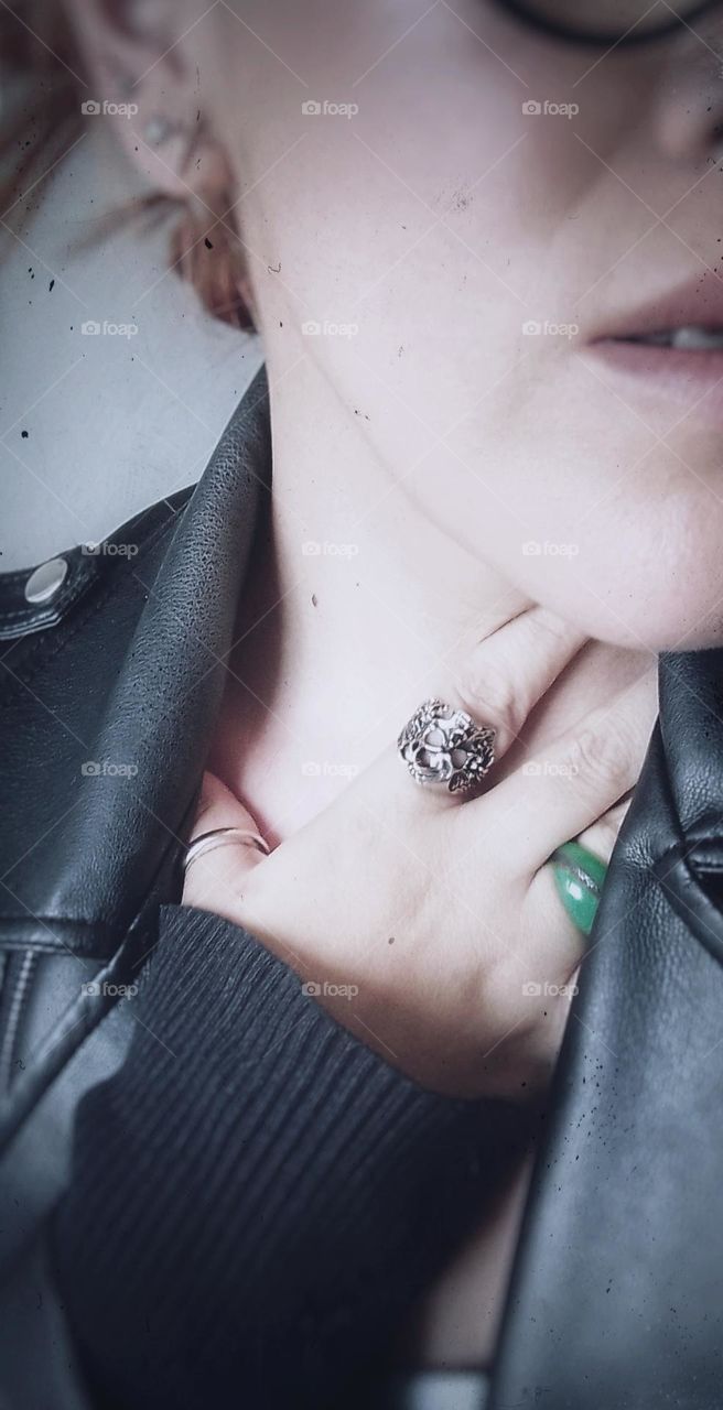 Skull ring