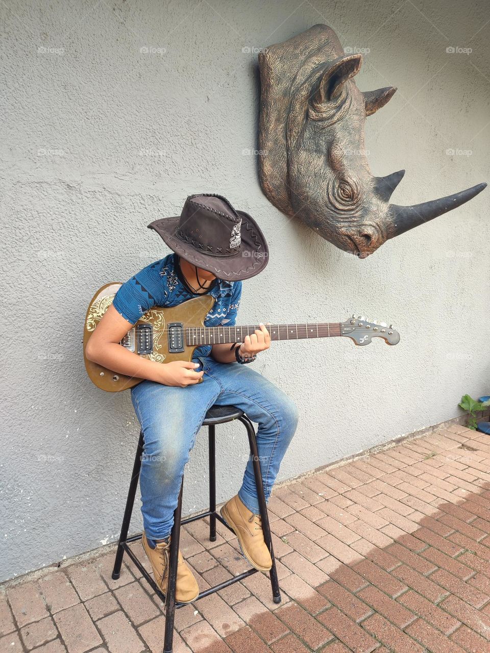 Playing the Electric Guitar