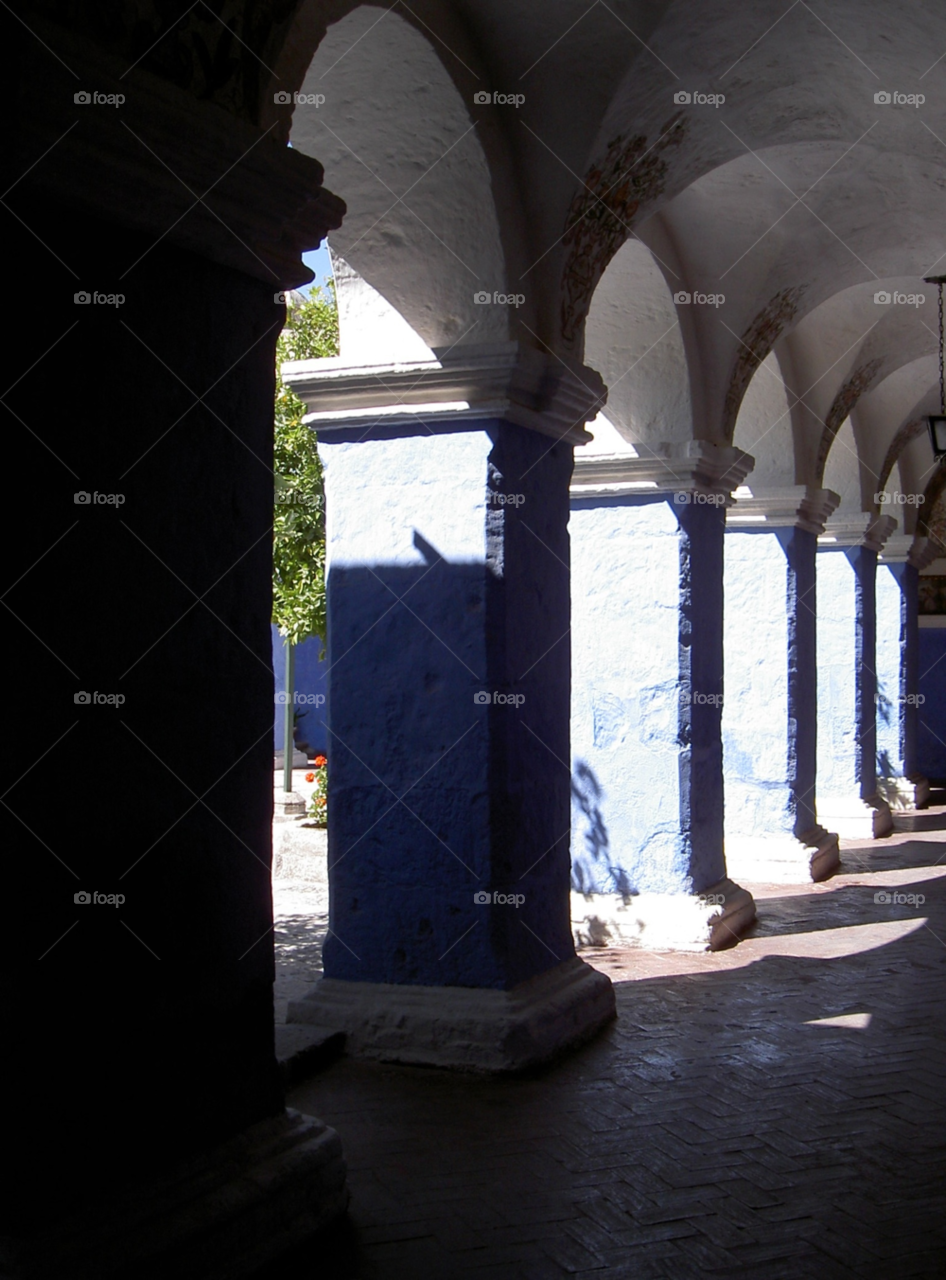 blue white shadow sunny by Kamisaraki