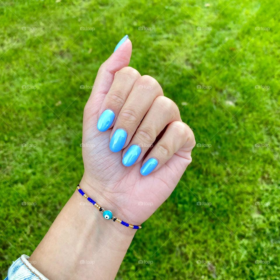 Show us your manicure