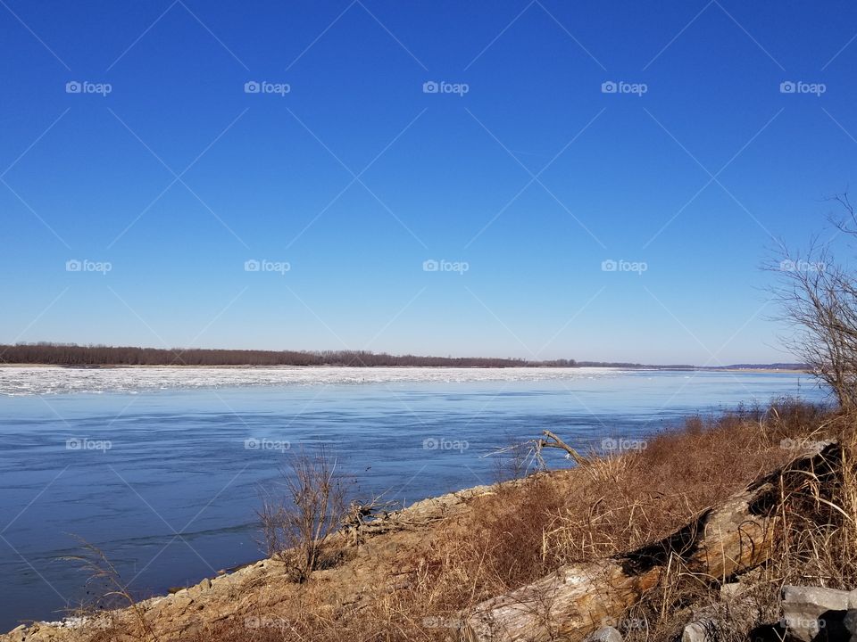 Ice flowing down the Mississippi River Lower Lakes Area