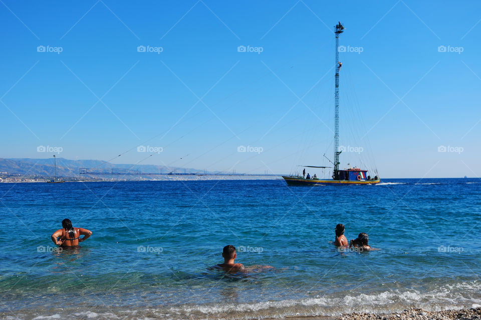 Fishing boat (passerella)