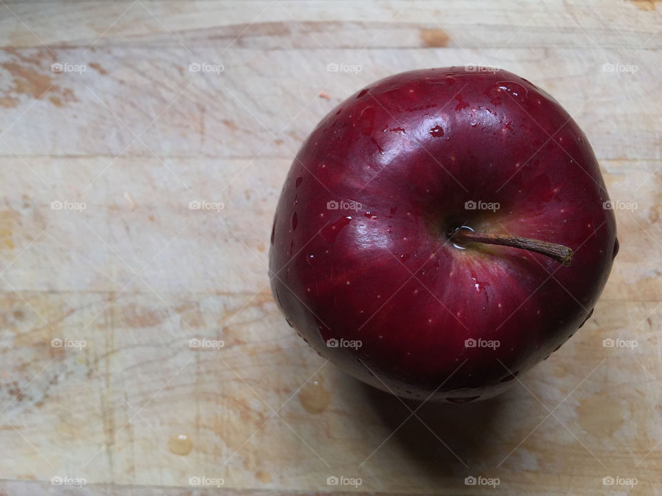 Apple. Red apple