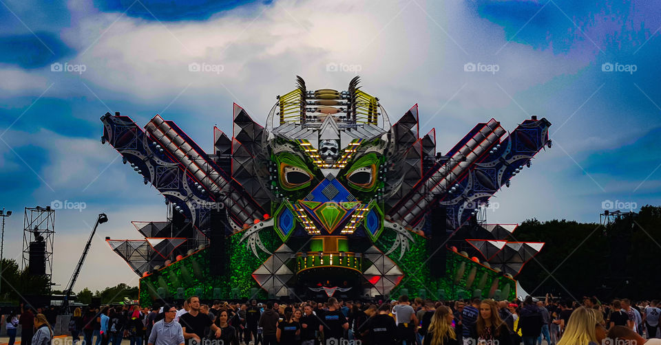 Q-Base 2018 stage