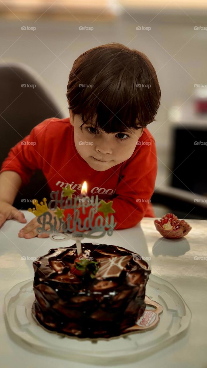 I can't wait, I want to eat all the cake. It's so delicious 😋🎂😊