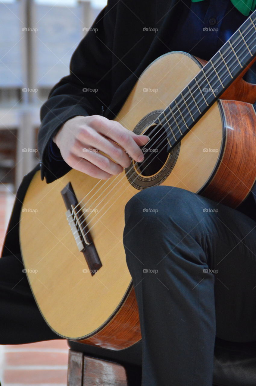 playing the classical guitar