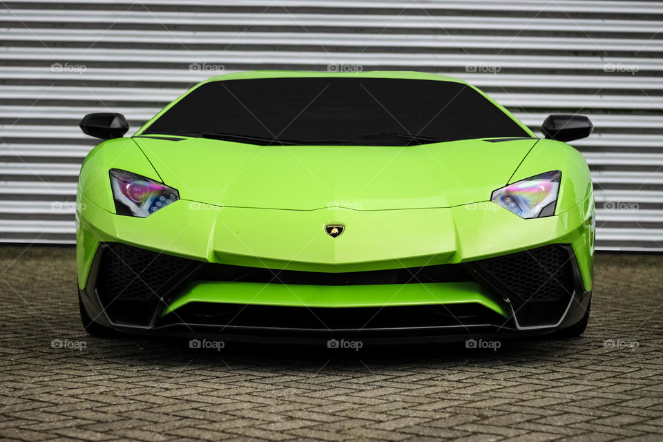 Green machine!  Lamborghini Aventador  SuperVeloce