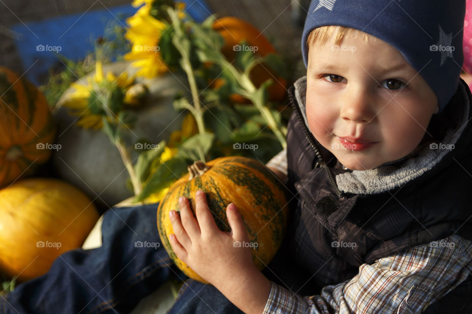 Boy and pumpkin, fsrm