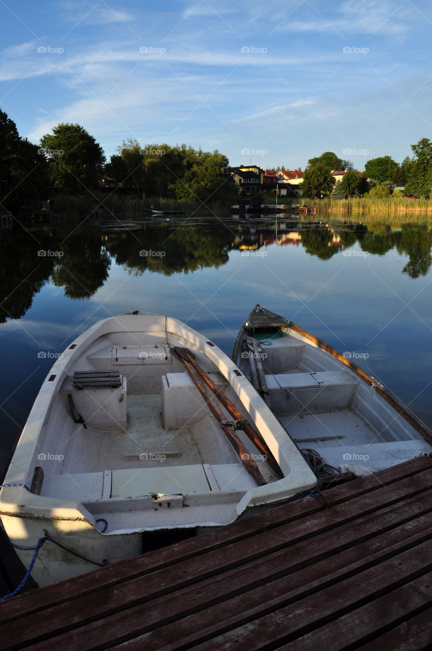 Boats on the lake 