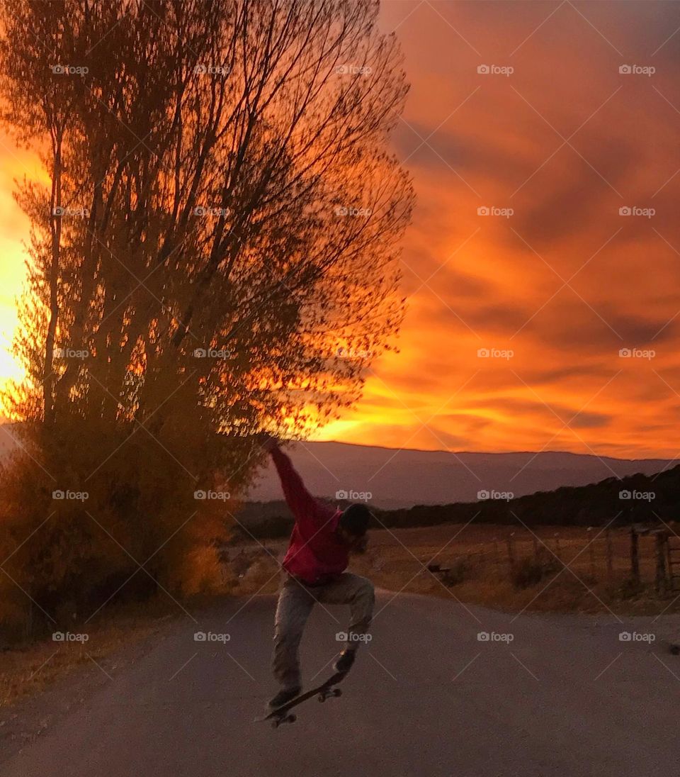 Skateboarding at Sunset 🙌🏻