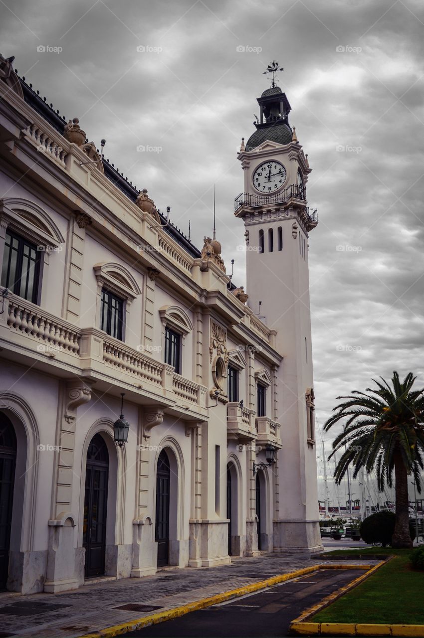 Edificio del Reloj, antigua Estación de Viajeros del Puerto de Valencia (Valencia - Spain)