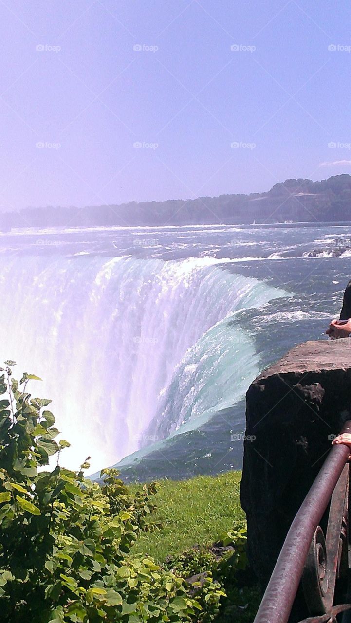 edge of Niagara Falls . Niagara Falls Canada 