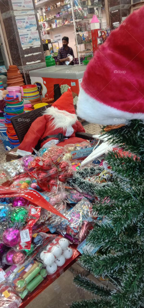 shh the sleeping Santa 😆🤫❤️✨