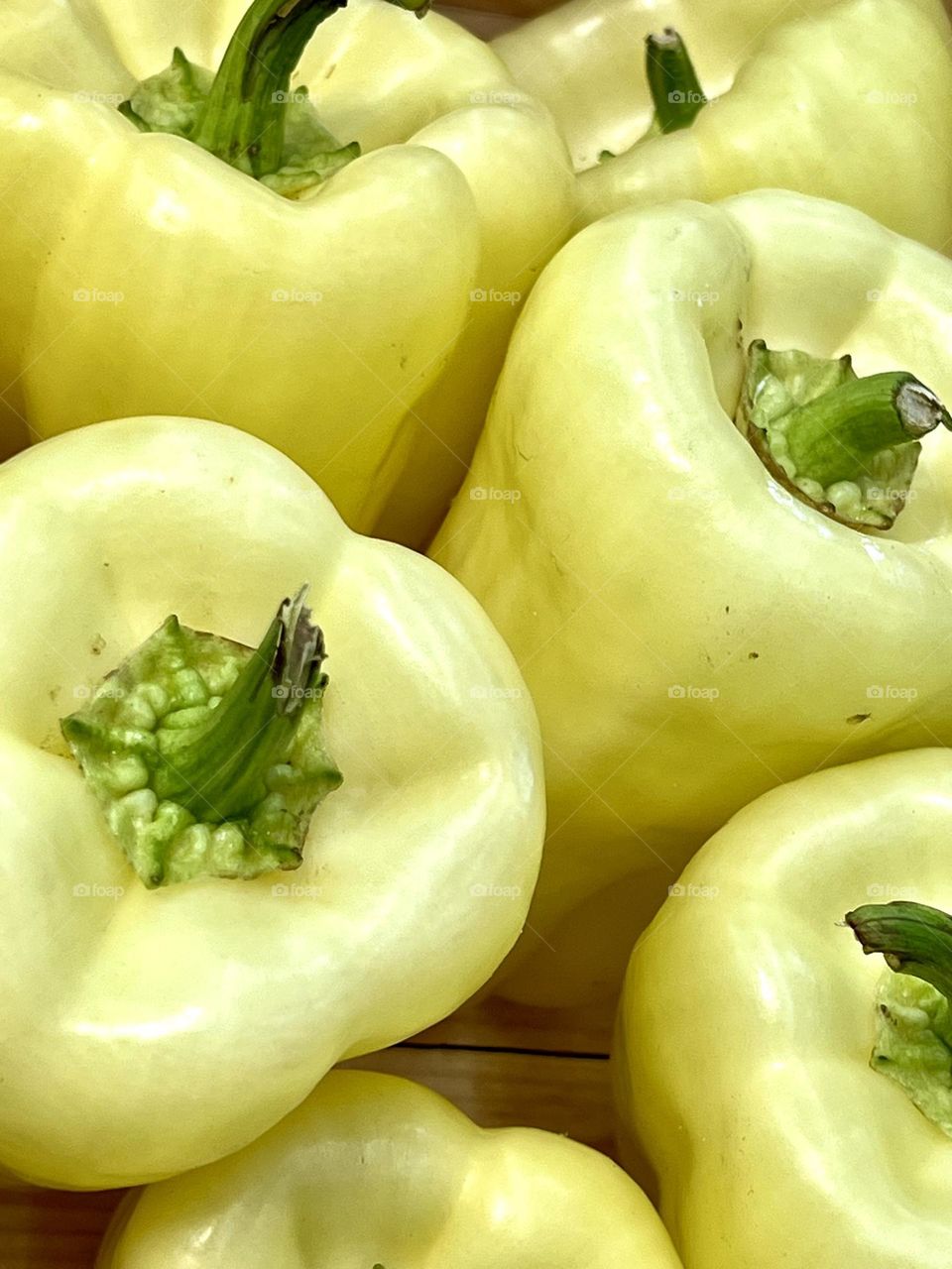 Bell pepper in a wooden box