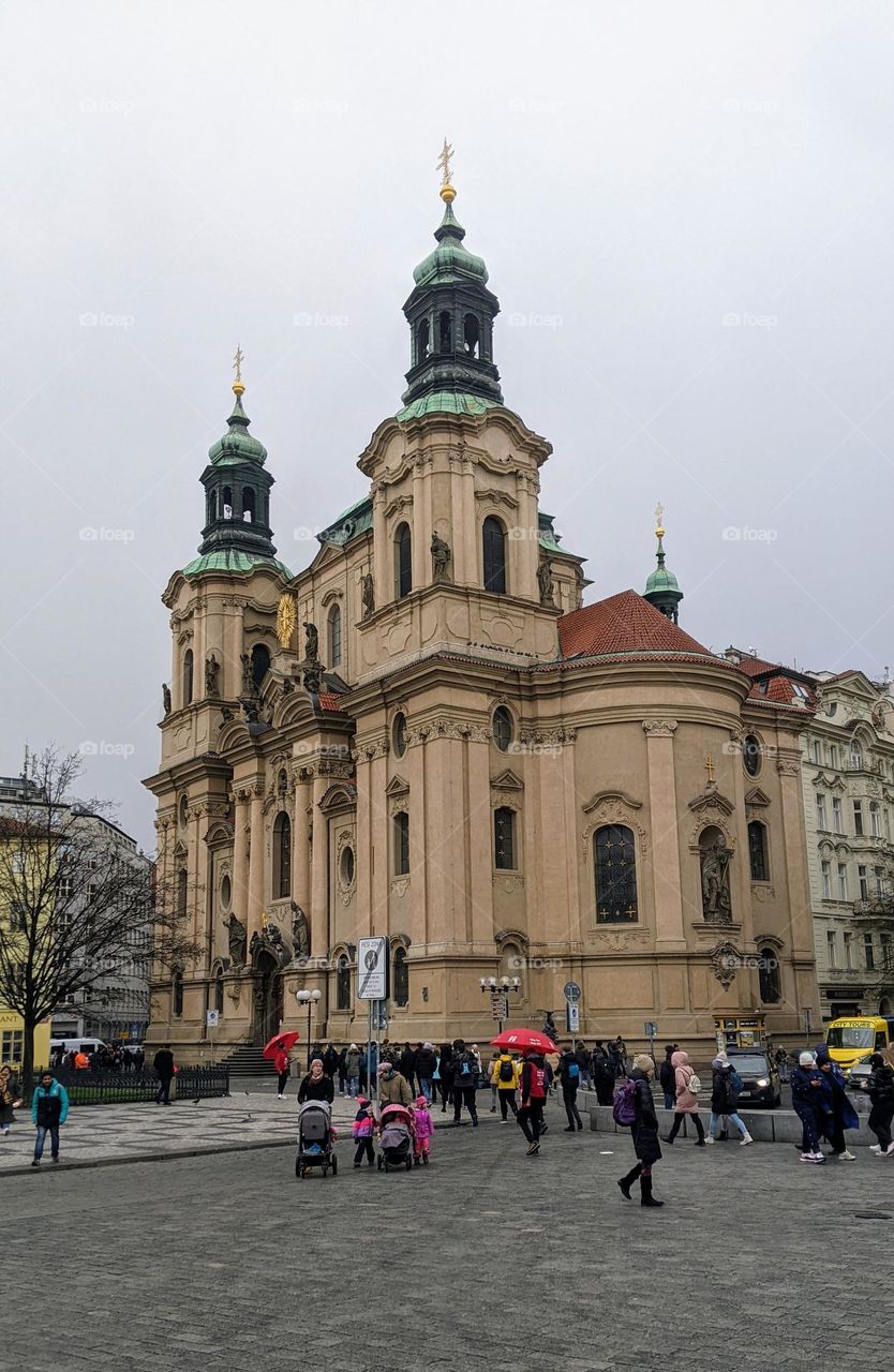 Church of St. Nicholas.
The Church of St. Nicholas is one of the oldest churches in the Old Town area of Prague.
The plans were drawn up by the famous prague baroque architect Kilián Ignác Dienzenhofer.