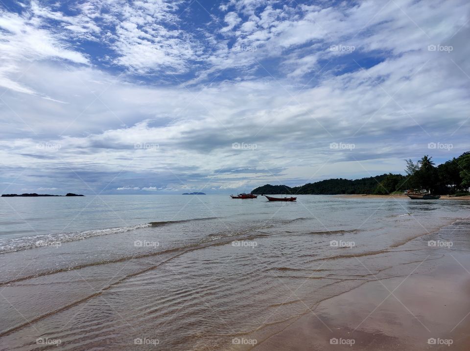 scenery on the beach in the afternoon