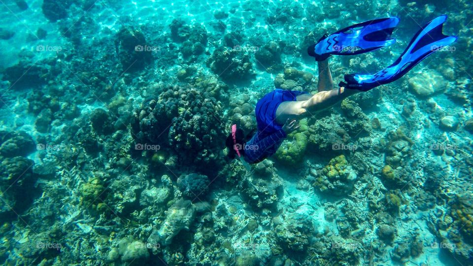 When I first travel Palawan, I didn’t know how to swim or free dive properly. The life underwater made me learn how to free dive. I took a feee diving lesson! And here I am! Back at Palawan diving. I’m the happiest!