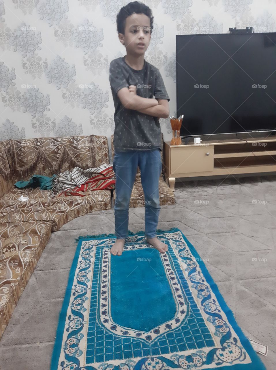 I need your support guys, I'm very, very poor, poor