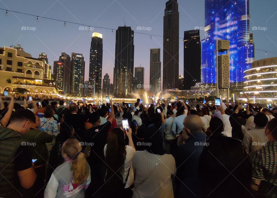 Crowd at Dubai Fountains