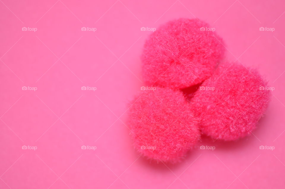 PINK POMPONICS