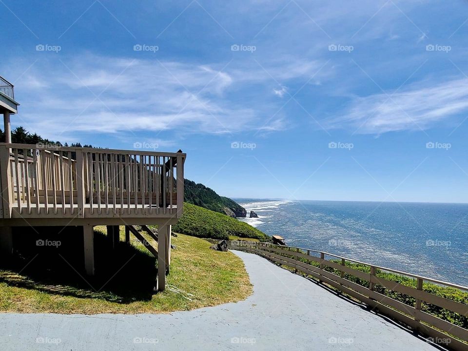 Pathway that takes you down to see the Sea Lions along the beach at Sea Lion’s Caves, in Florence, Oregon. 