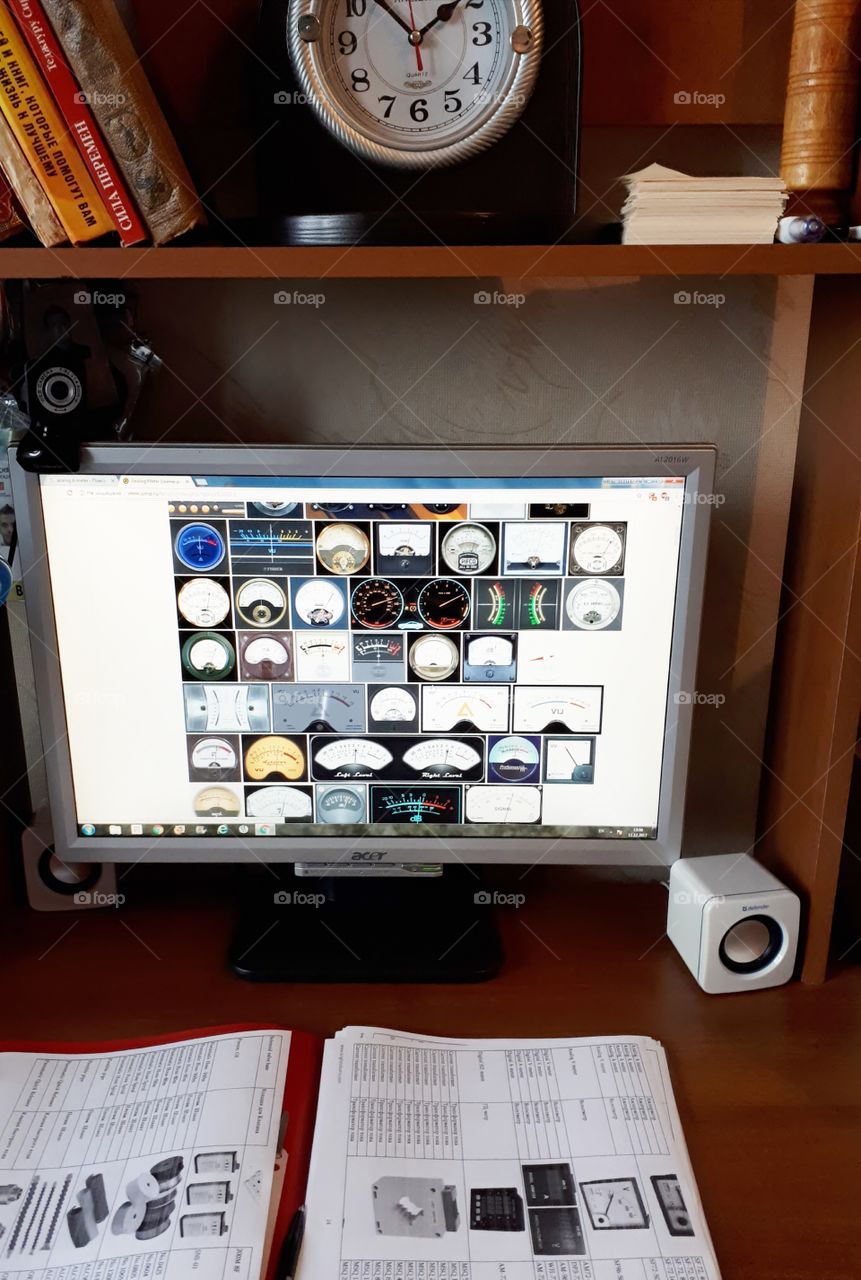 Workplace in the house_computer table