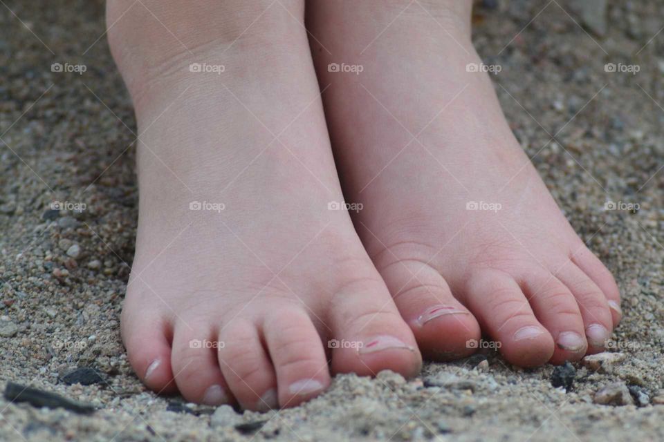 feet