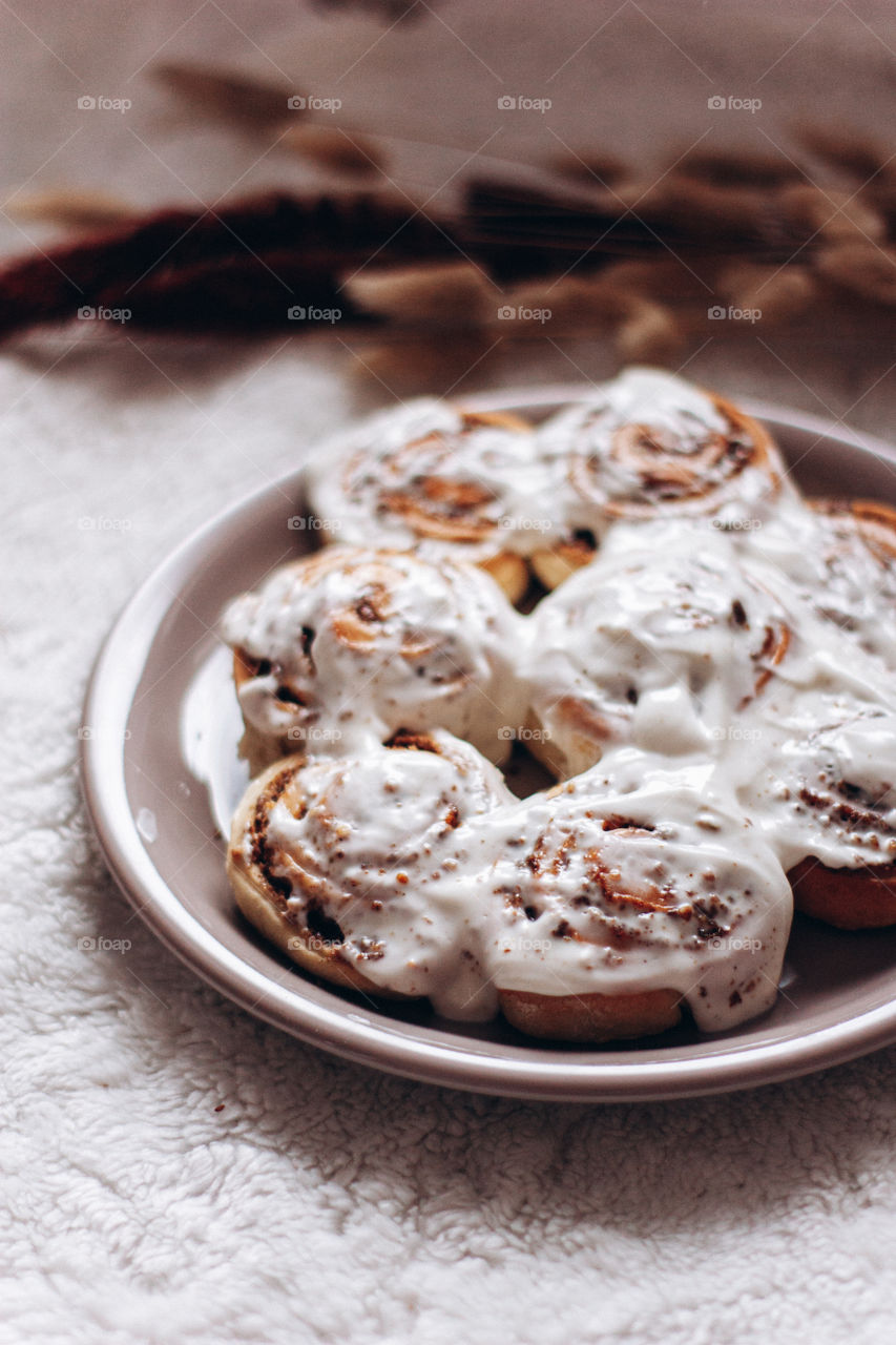 homemade coocked cinnamon buns