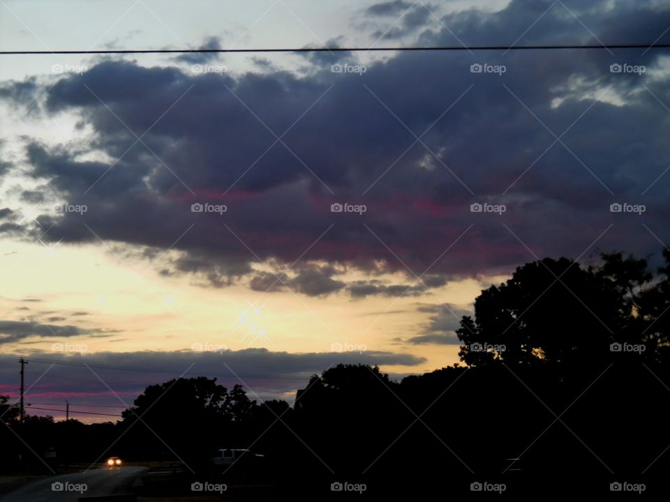 good morning America. This is another picture I took before mowing the lawn. 👣 🚶 🏃 🔥 💨