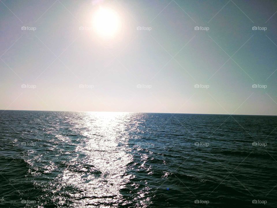sun light sea