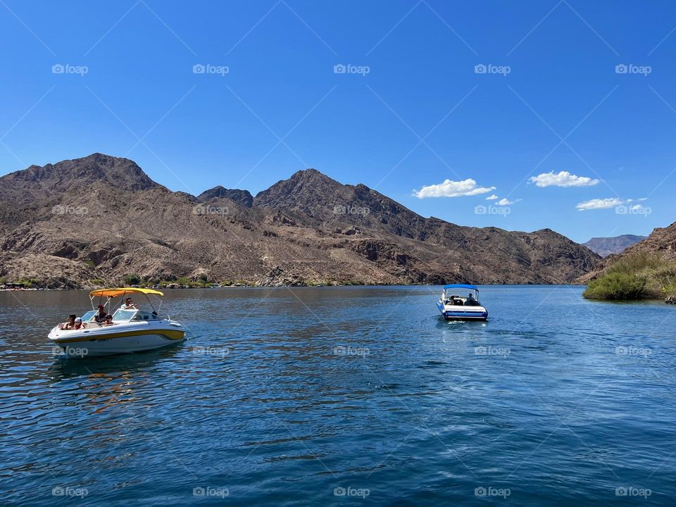 Cruising up Willow Beach in Lake Mohave 