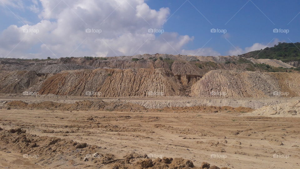A beautiful scene of pleateu in the cloudy sky.