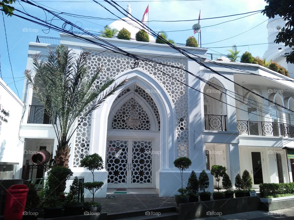 The mosque is a lot of white color and nice architecture with flower carvings, and the mosque is very clean