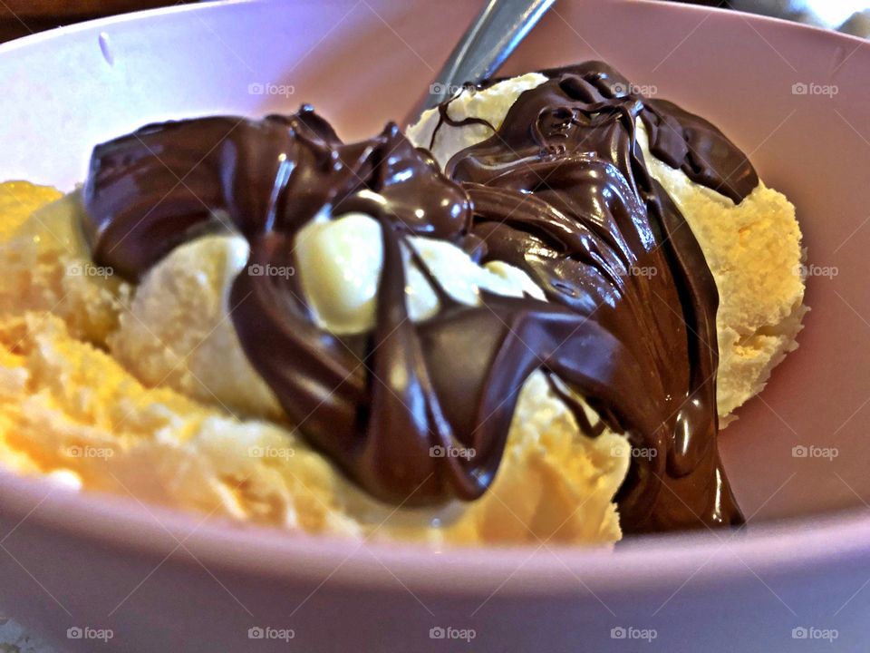 Ice cream with hot chocolate