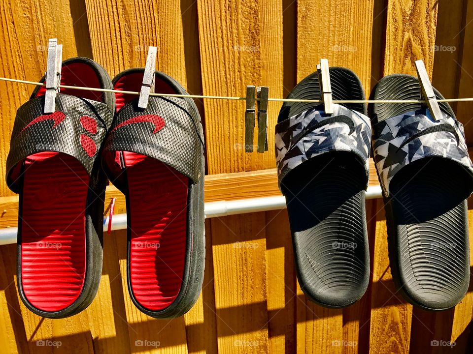 NIKE flip flop slides