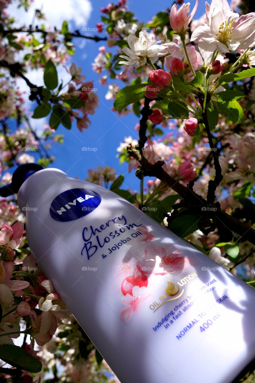 Share spring moments with NIVEA oil infused lotion