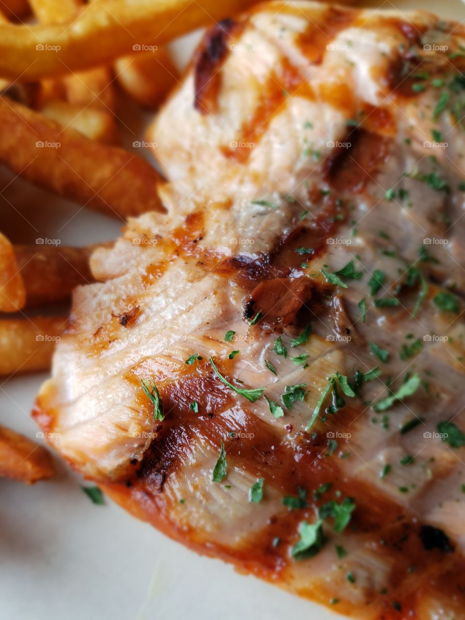 Freshly caught grilled salmon on the Oregon coast miost and very flavorful.