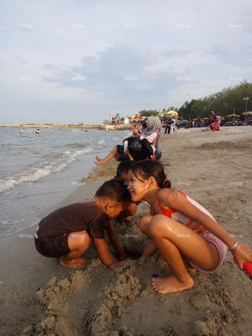 Don't Stop Smile
Dalegan Beach, Gresik, East Java, Indonesia