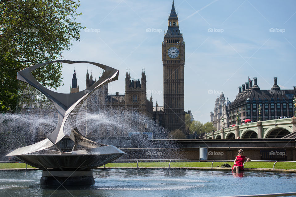 Fountain in front of Big Ben and Houses of Parliament