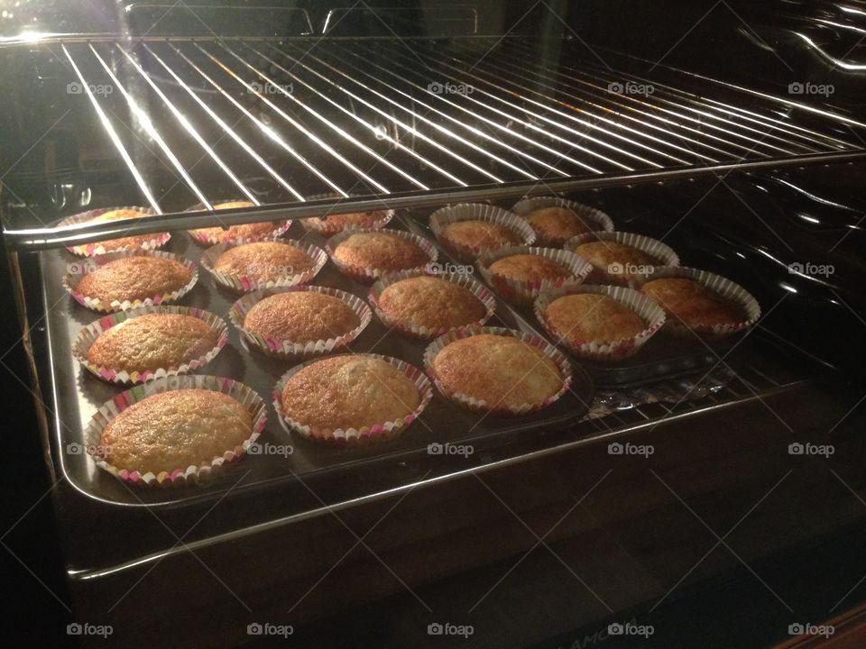Cakes in the oven