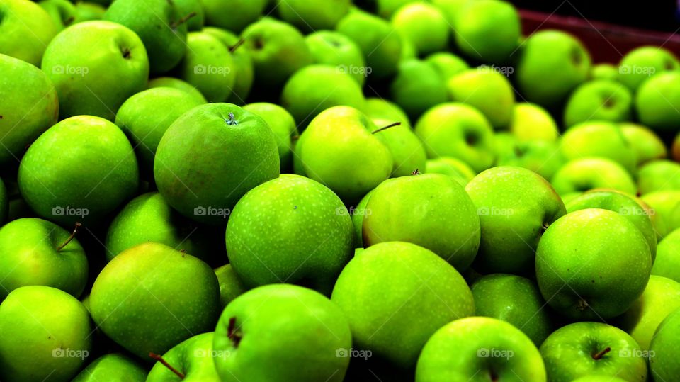 Delicious apples 