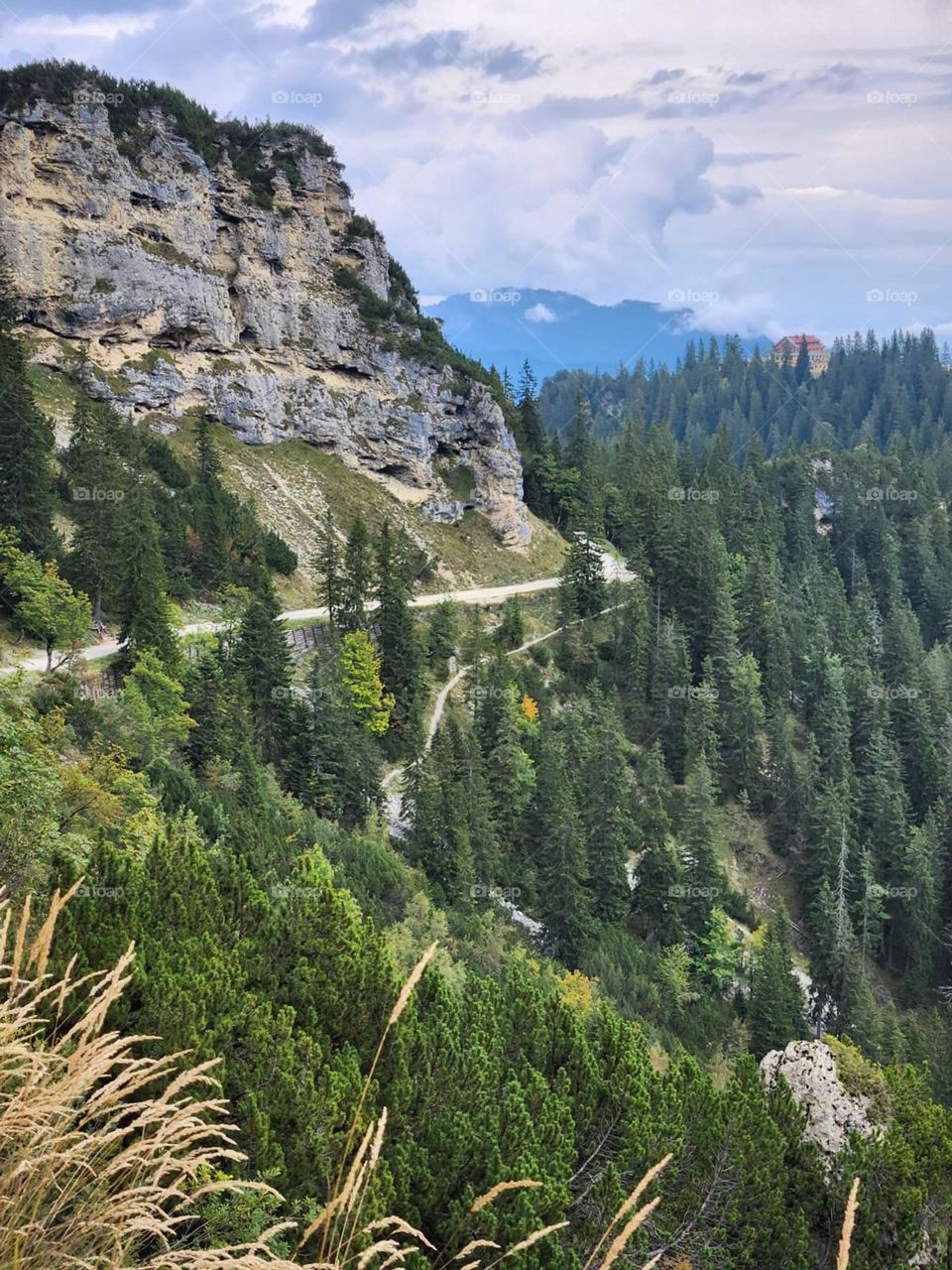 travel along the Mountain