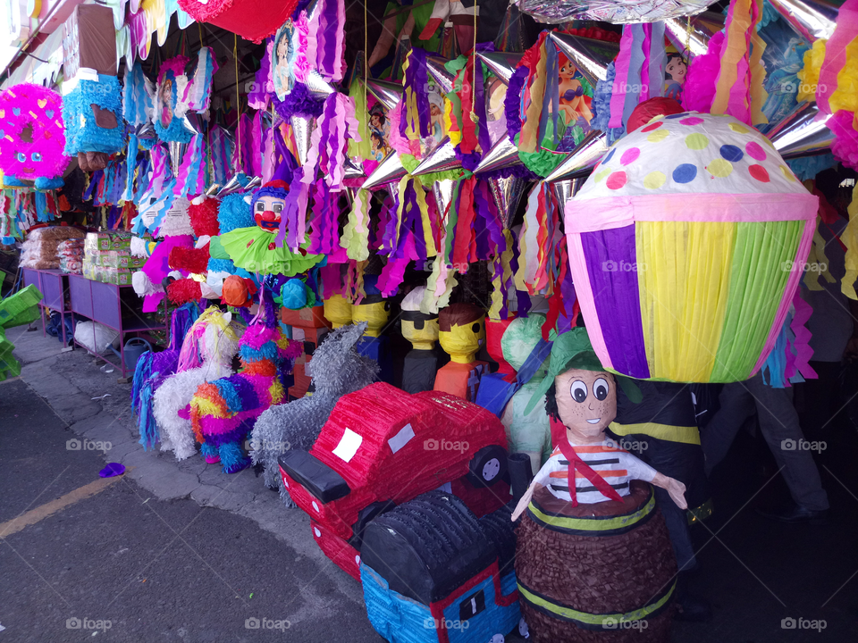 Maa Piñatas