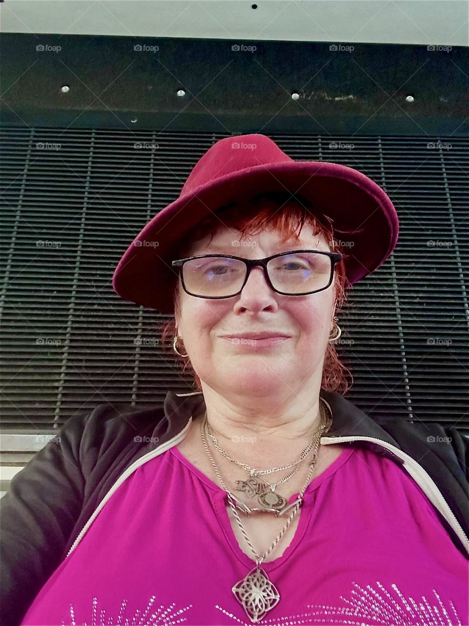 This is me, „Petra Schiller“ a.k.a. „Maxine Firefox“ riding the „B43“ bus home from „Bushwick“ to „Greenpoint“, Bklyn at „Newtown Creek“ by the „Pulaski Bridge“ that takes me across to LIC, Queens to our boat „Salvation“. 2024. Hypnotic Productions