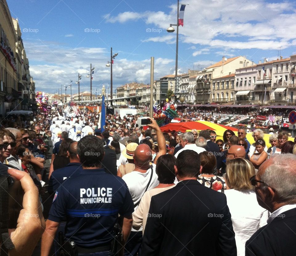 Crowds for annual French festival in Sete