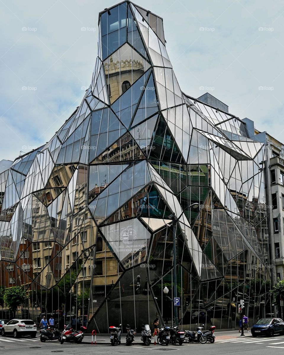 edificio surrealista