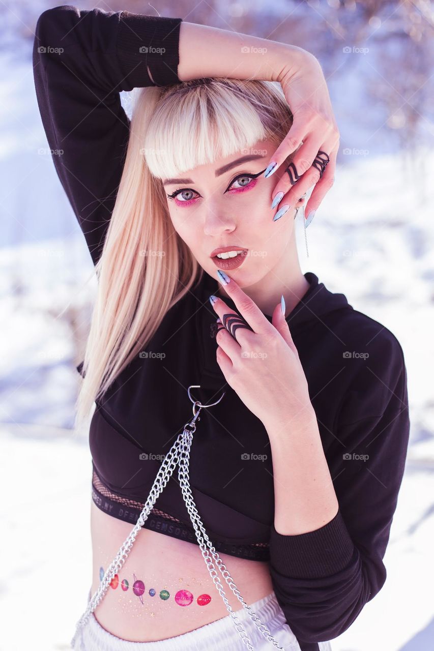 Blonde alternative model