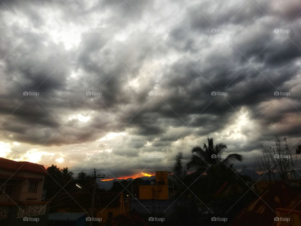 Is this dark form on the sky very different looks like a lava